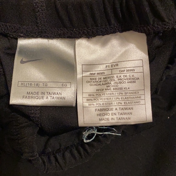 Nike XL Straight Leg Pants - Picture 2 of 2